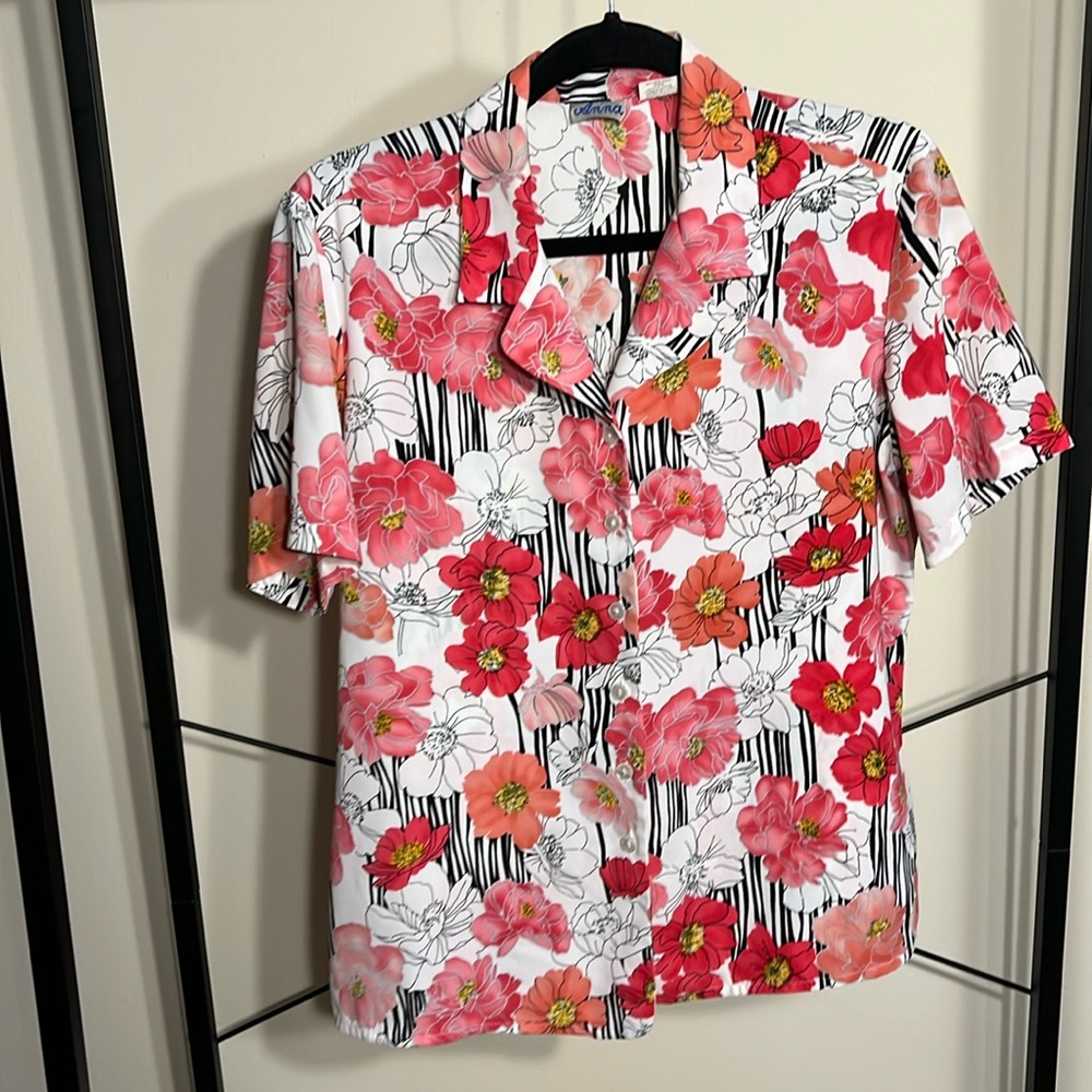 Vintage Anna pink and black floral button down